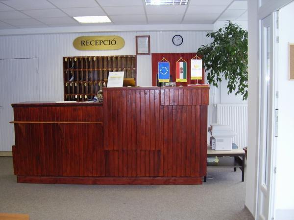 Hotel Lido Мишкольц Экстерьер фото
