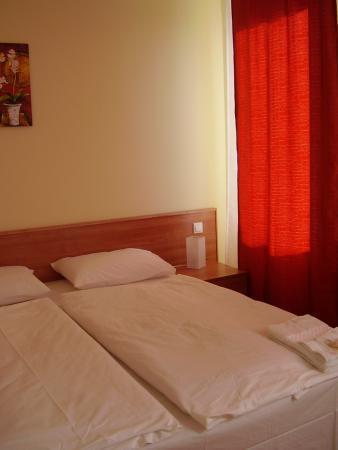 Hotel Lido Мишкольц Экстерьер фото